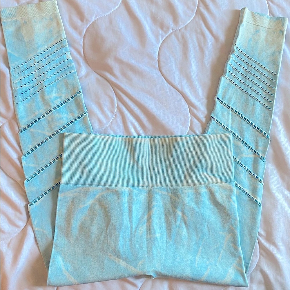 cloud pattern workout leggings